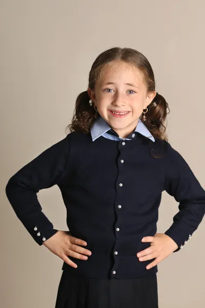 סריג כחול עם כפתורי פנינה